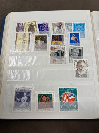 Album di francobolli mondiali