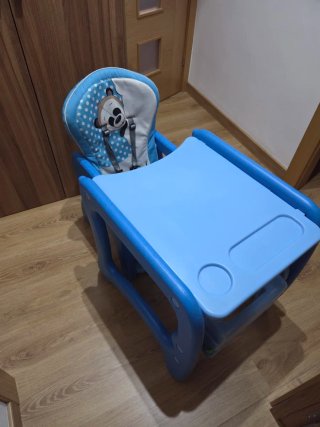 Trona convertible en mesa y silla