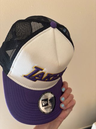 Gorra New Era Lakers Morada y Blanca