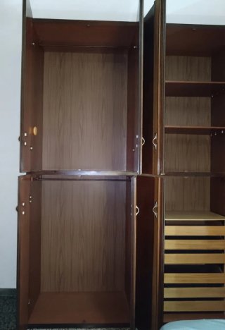 Armadio vintage in legno