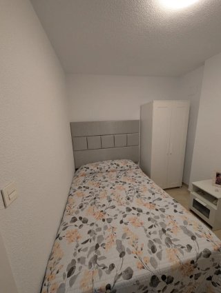 Cabecero cama 135 polipiel gris.