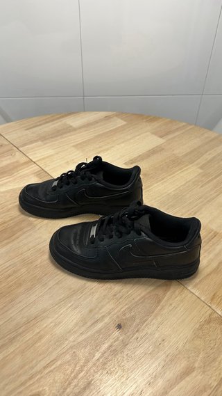 Nike Air Force 1 Talla 37.5 Negras