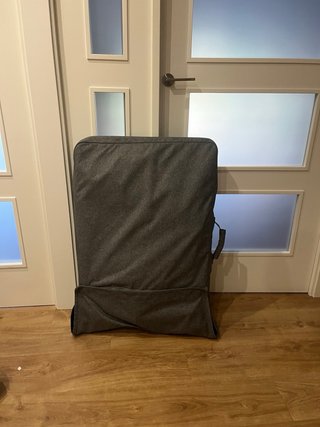 Cuna de viaje Bugaboo gris