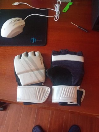 Guantes MMA Decathlon nuevos