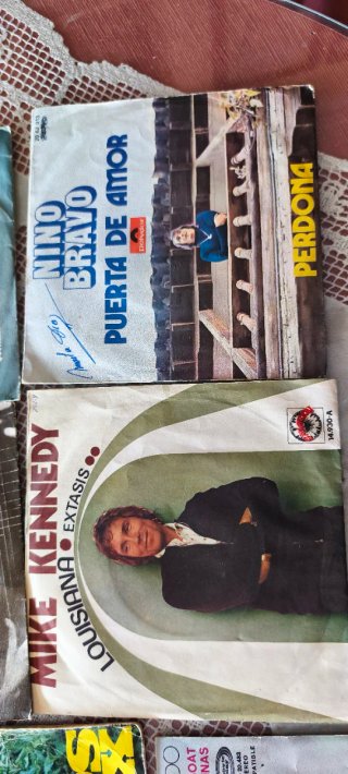 Lote 65 Vinilos Singles / EP 7pulg. (Años 60 y 70)