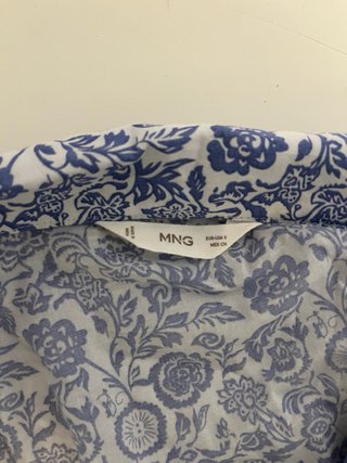 Blusa Mango manga corta floral
