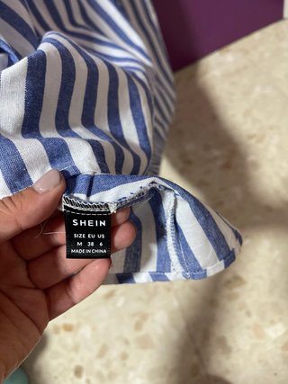 Vestido de rayas azul y blanco
