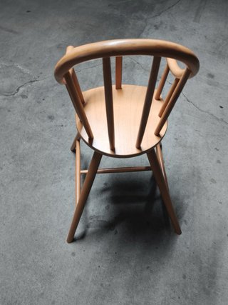 Trona de madera