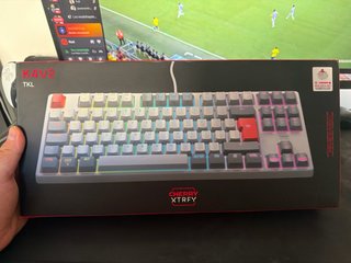 Teclado Mecánico Cherry XTRFY K4V2 TKL
