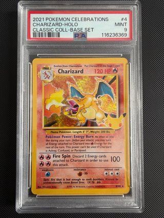 Carta Pokémon Charizard Holo Celebrations PSA 9