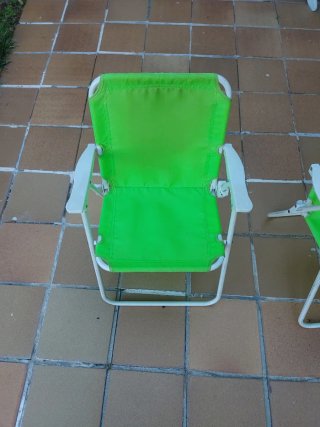 Sillita de playa o piscina infantil verde