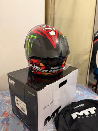 Casco MT Helmets Rojo y Negro Talla L
