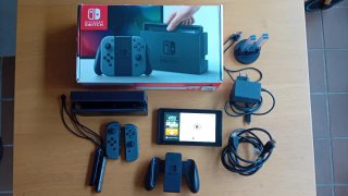 Nintendo Switch Negra y Gris