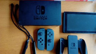 Nintendo Switch Negra y Gris
