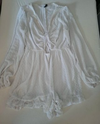 Mono corto blanco con volantes