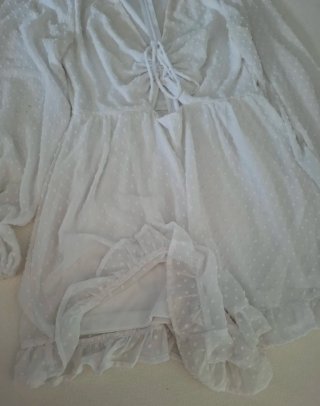 Mono corto blanco con volantes
