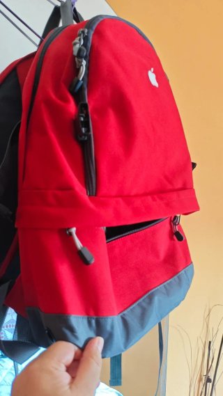 Mochila Apple Roja Compartimento Portátil