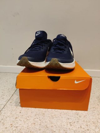 Nike Revolution 8 t45