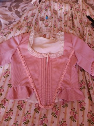 Traje fallera Conjunto falda y corpiño rosa y bla