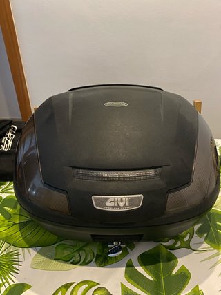 Maleta GIVI Negra Moto + Respaldo