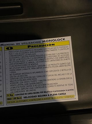 Maleta GIVI Negra Moto + Respaldo