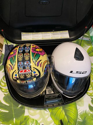 Maleta GIVI Negra Moto + Respaldo