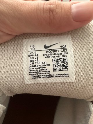 Zapatillas Nike Plata y Blanco