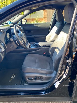 Lexus UX 300e 2022