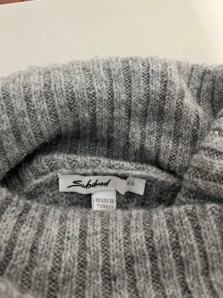 Jersey Subdued cuello alto gris talla única