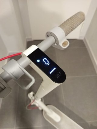 Patinete Eléctrico Xiaomi Blanco meses de uso.