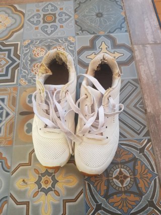 Zapatillas Skechers blancas y doradas T.35.5