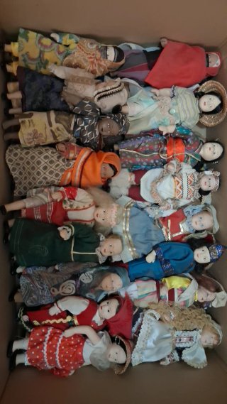80 Muñecas Porcelana Países Mundo