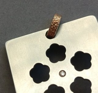 Colgante Acero y Oro Flor con Diamante