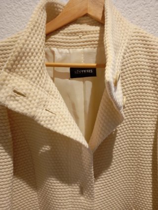 Abrigo beige marca Síntesis talla M - 42
