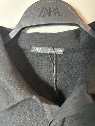 Sudadera Zara cuello polo negra Talla S