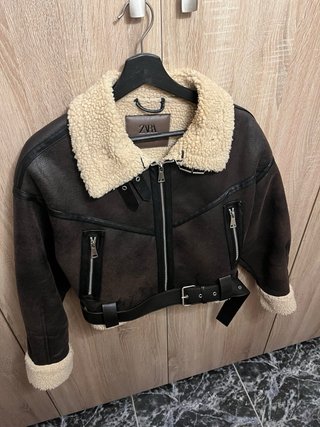 Chaqueta Zara efecto piel forrada