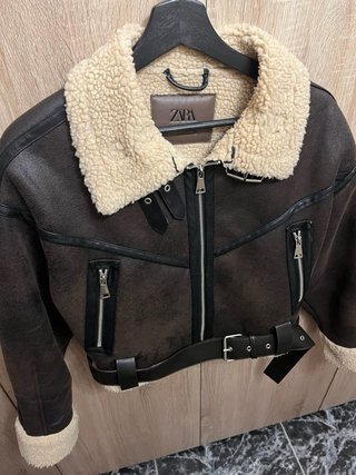 Chaqueta Zara efecto piel forrada