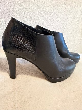 Botines Tacón Negro Piel Serpiente