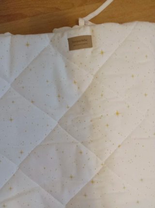 Cubre cuna acolchado