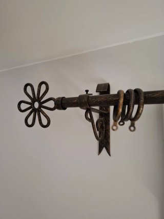 Cortinas salón y barra de forja bronce
