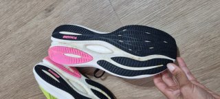 Puma Velocity Nitro Verde y Blanco