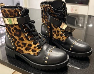 Botines Guess Animal Print Nuevos