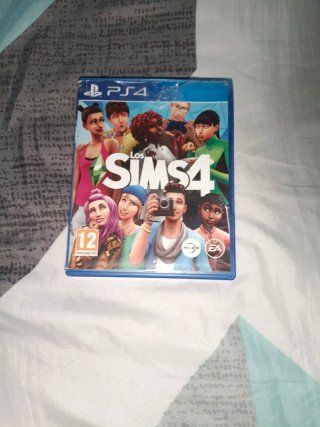 Los Sims 4 PS4