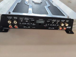 Amplificador Vieta PW-4065 Plata y Negro