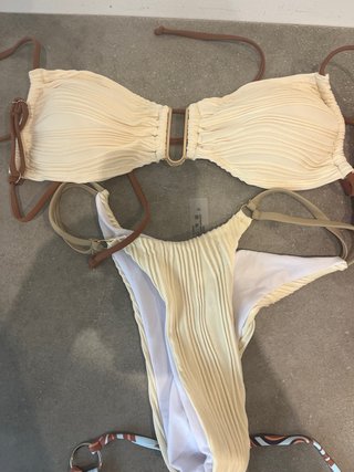 Lote 4 bikinis: negro, rosa y estampados