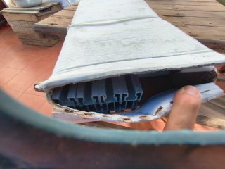 Soporte solar continuo para teja