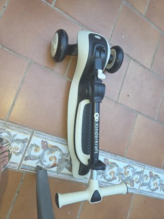 Patinete infantil 3 ruedas blanco y negro