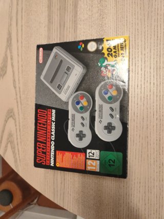 Super Nintendo Classic Mini con 2 mandos