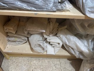 Lote de pintura y herramientas