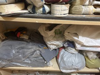 Lote de pintura y herramientas